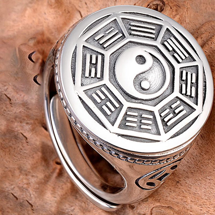 Yin Yang Ring mit I Ging Hexagrammen silbern massiver Siegelring