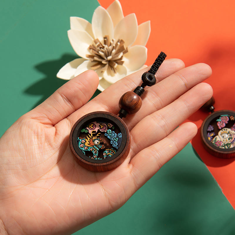Schlüsselanhänger Drache Rosenholz – Ruhe Glücksbringer handgefertigt spirituelles Amulett