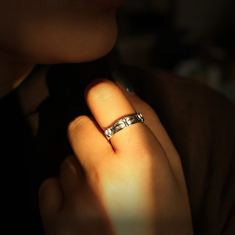 Ring 999 Silber Buddhaauge Motiv Schutz Design getragen