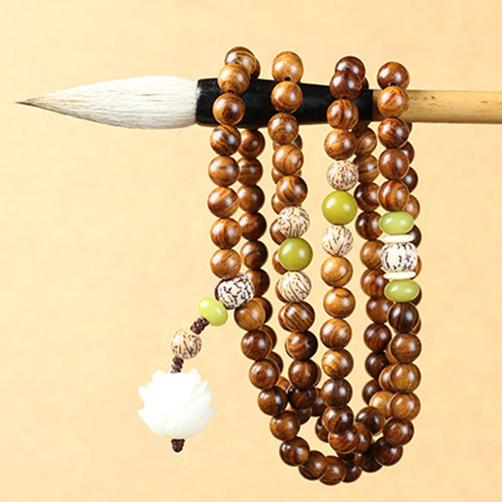 Armband Rosenholz Lotus Schutz Ruhe Mala Holzperalen Jade Bodhi