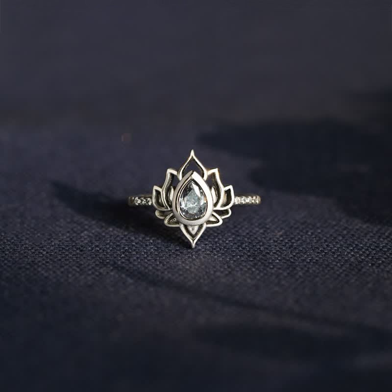 Ring 925 Silber Zirkon Lotus Design für spirituellen Segen und Schutz