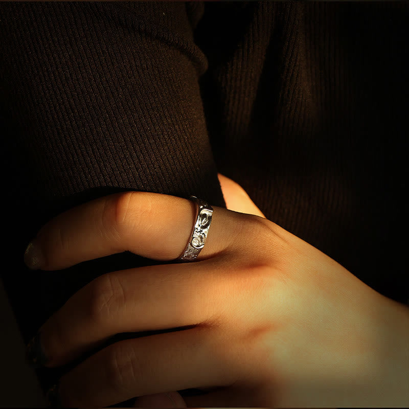 Ring 999 Silber Buddhaauge getragen am Finger Schutz Buddhismus