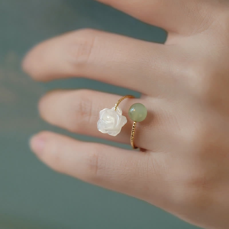 Tridacna Jade Ring Rosenblüte Segen elegante Glückskette getragen