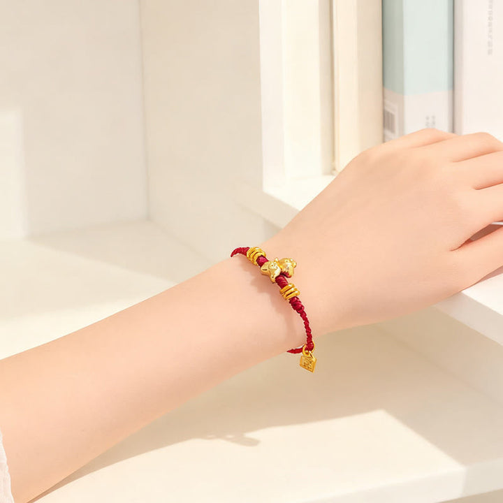 Armband Rote Schnur Legierung Pferd Erfolg Stärke am Handgelenk getragen