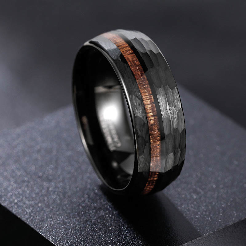 Ring Titanstahl Texturiert – Stärke mit Holzinlay modernes Design schwarz