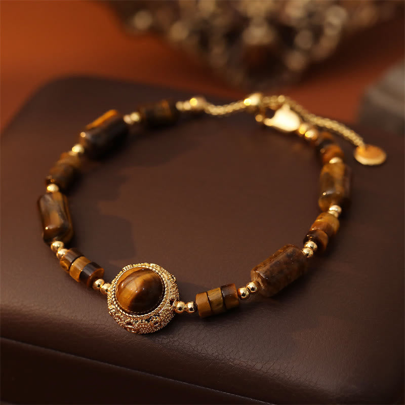 Armband Tigerauge Kupfer 18K Vergoldet Schutz Kraft auf Lederoberfläche