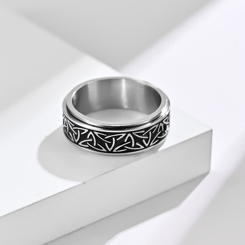 Ring Titanstahl Triquetra – Ruhe Kraft Spiritualität Keltisches Symbol Schmuck
