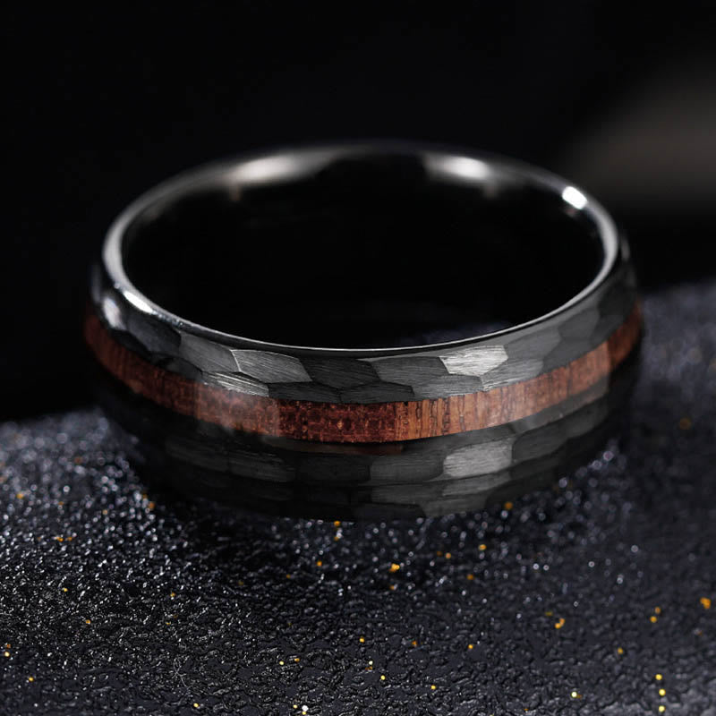 Ring Titanstahl Texturiert mit Holzeinlage – elegante Stärke