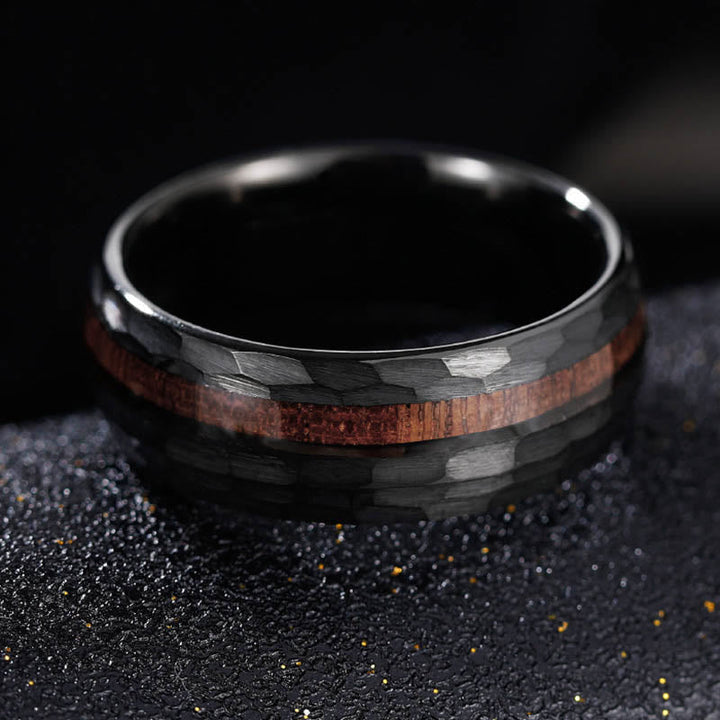 Ring Titanstahl Texturiert mit Holzeinlage – elegante Stärke
