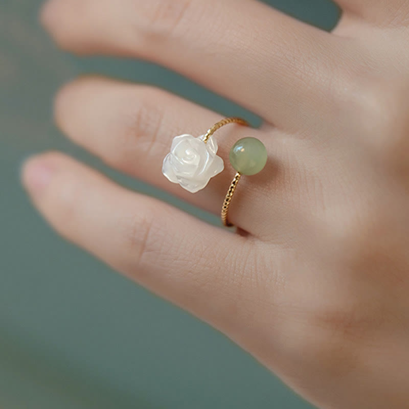 Ring Tridacna Jade Rosenblüte Segen Glück getragen Fingerring