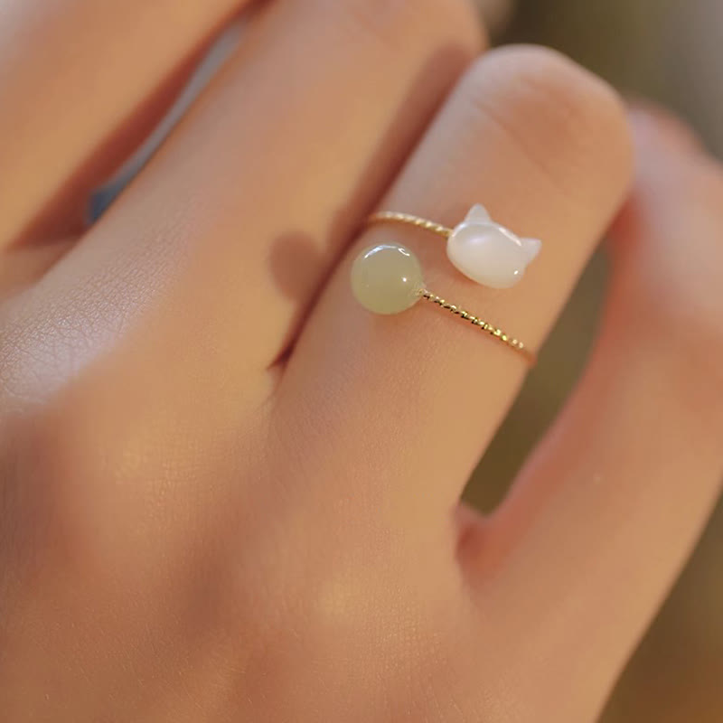 Ring Tridacna Jade Katze Segen eleganter Schmuck mit grünem Stein