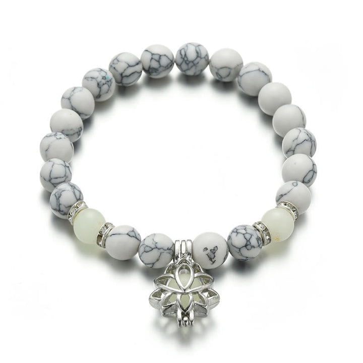 Armband Türkis Lotus Schutz Energie weiße Perlen Silber Anhänger Handgelenk