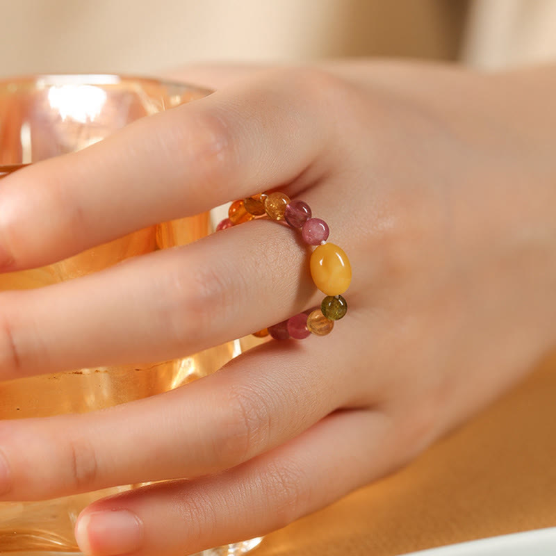Ring Turmalin Perle Pixiu getragen mit bunten Steinen Glück Liebe