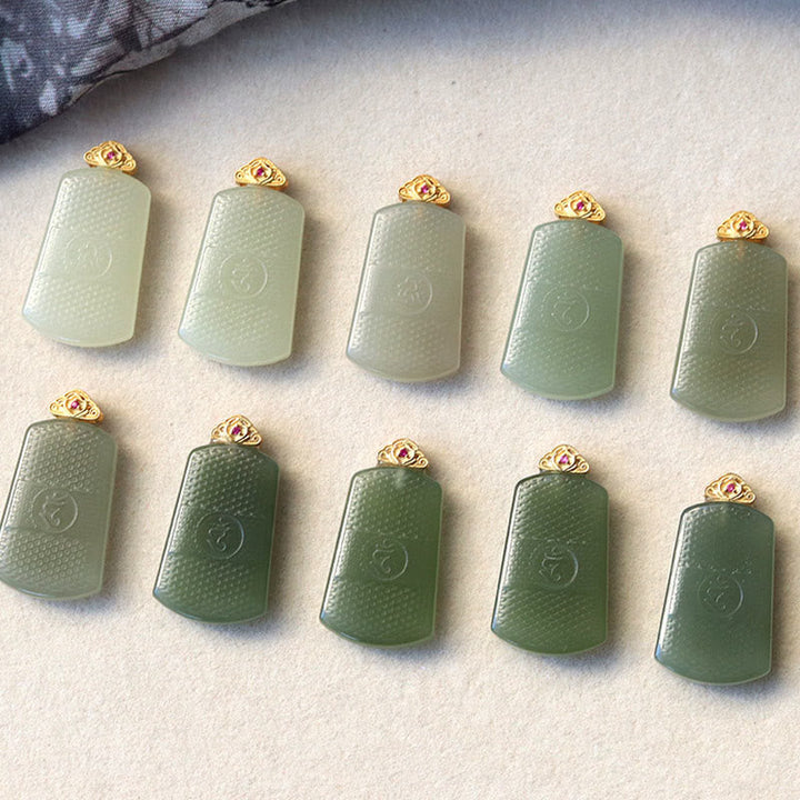 Hetian Jade Kette Om Symbol Anhänger grüner Naturstein Wohlstand