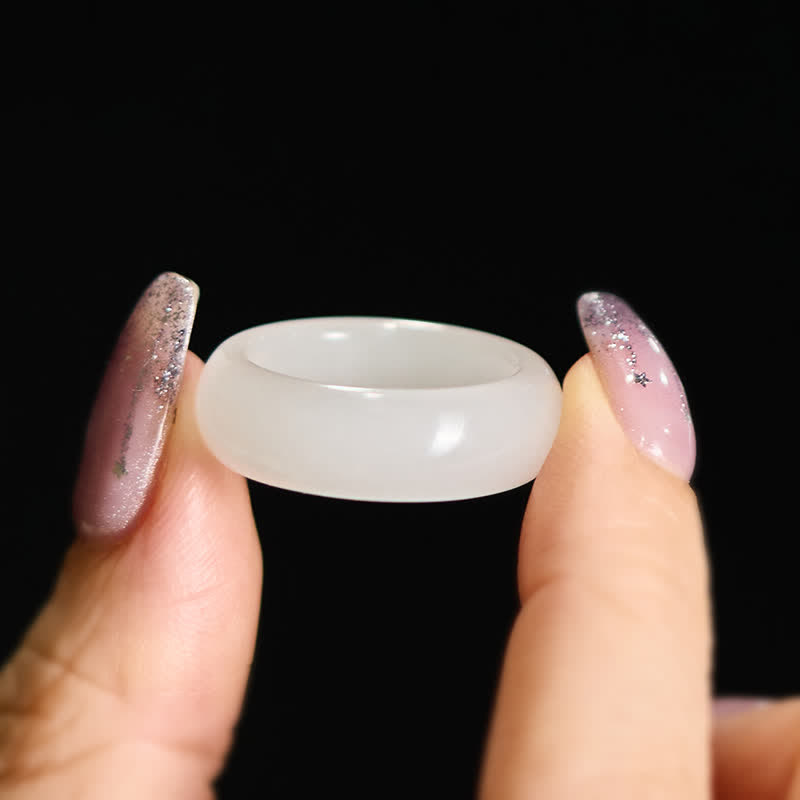 Ring Goldene Seidenjade – Wohlstand weißer Jade eleganter Schmuck