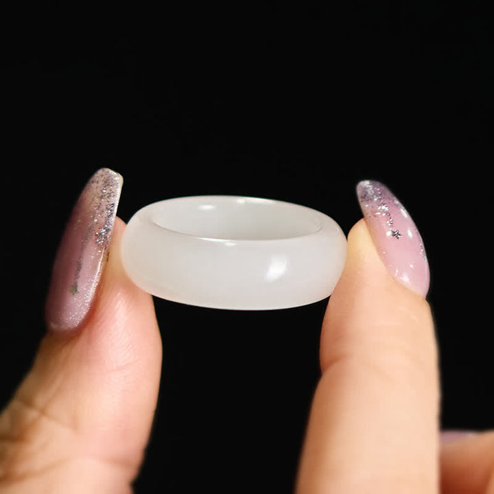 Ring Goldene Seidenjade – Wohlstand weißer Jade eleganter Schmuck