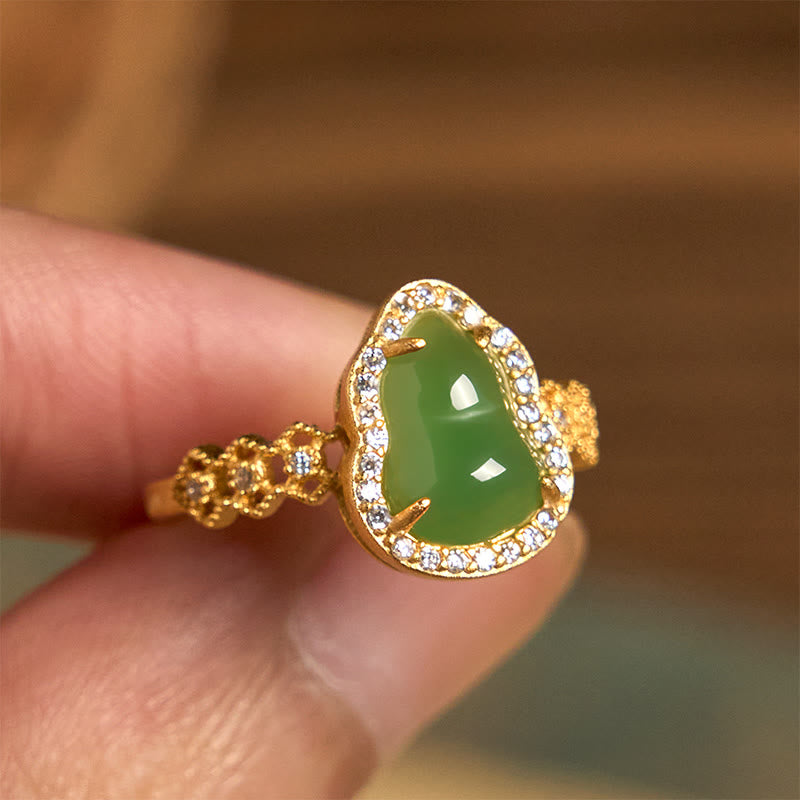 Ring aus Kupfer mit grünem Chalzedon für Wohlstand Glück