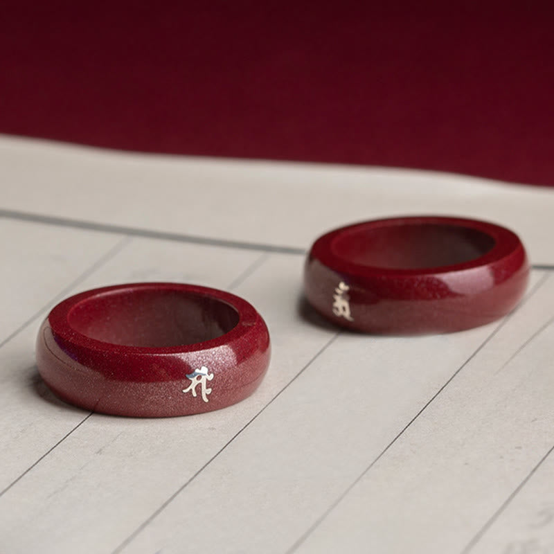 Rote Zinnober Ringe mit chinesischen Schriftzügen Feng Shui Symbol Segen