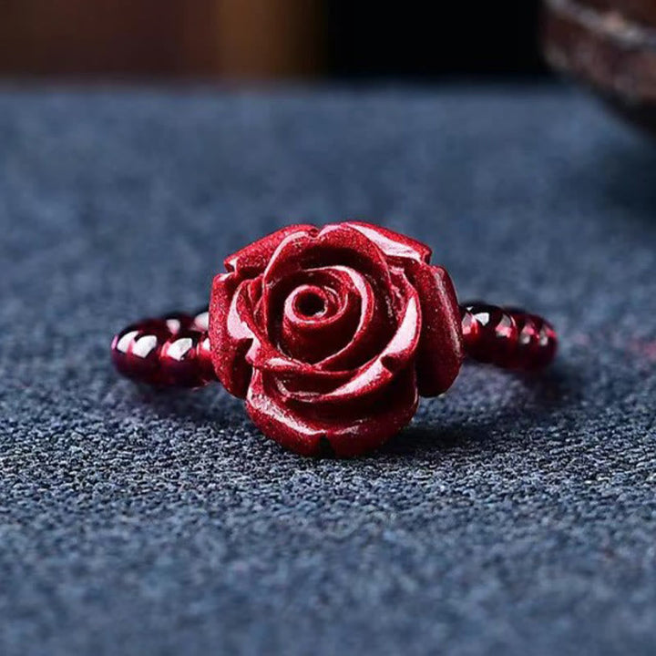Ring Zinnober Rose Granat Klarheit roter Blütenring elegante Steinbesetzung Schmuck
