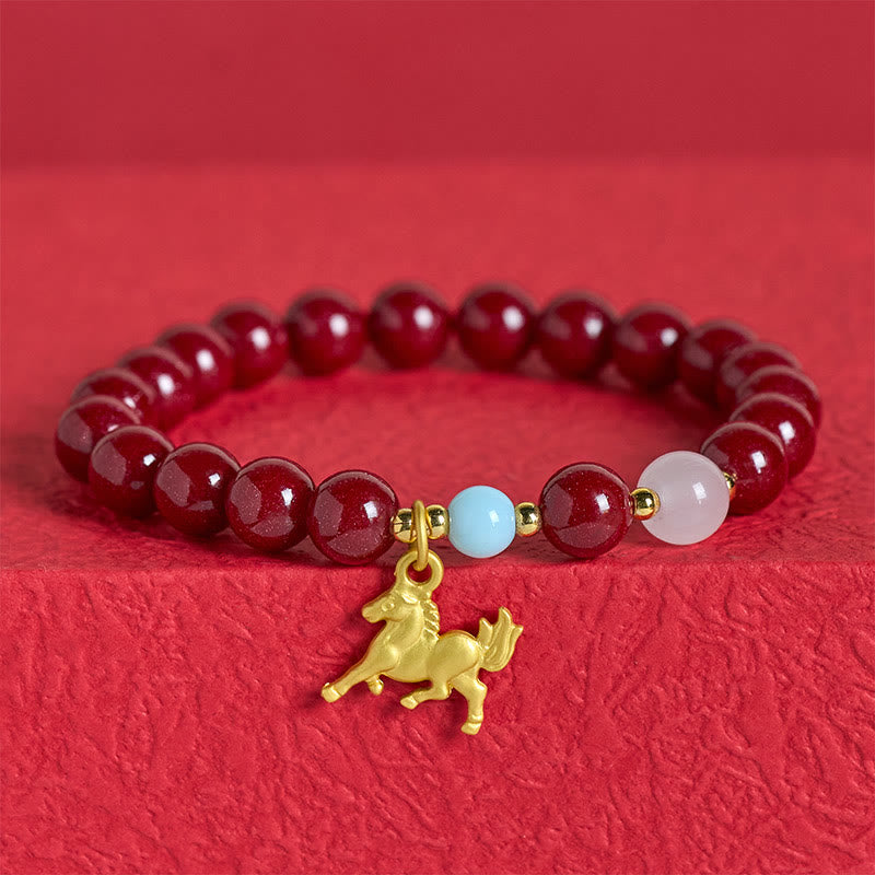 Armband Zinnober Jahr Des Pferdes – Segen mit goldenem Pferdeanhänger und Perlen